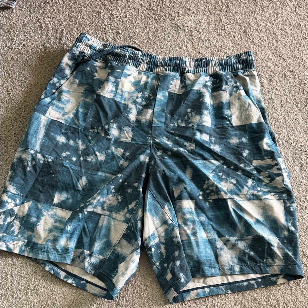 Source Unknown Blue & White Tie-Dye Patchwork Shorts
